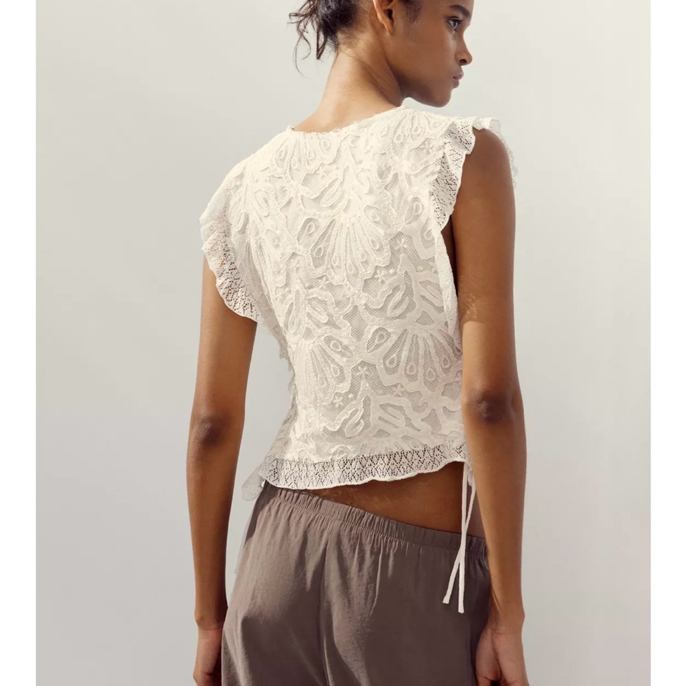 ZARA SIDE TIE KNIT TOP
M WHITE/Cream 
REF. 3920/270 - Picture 3 of 14